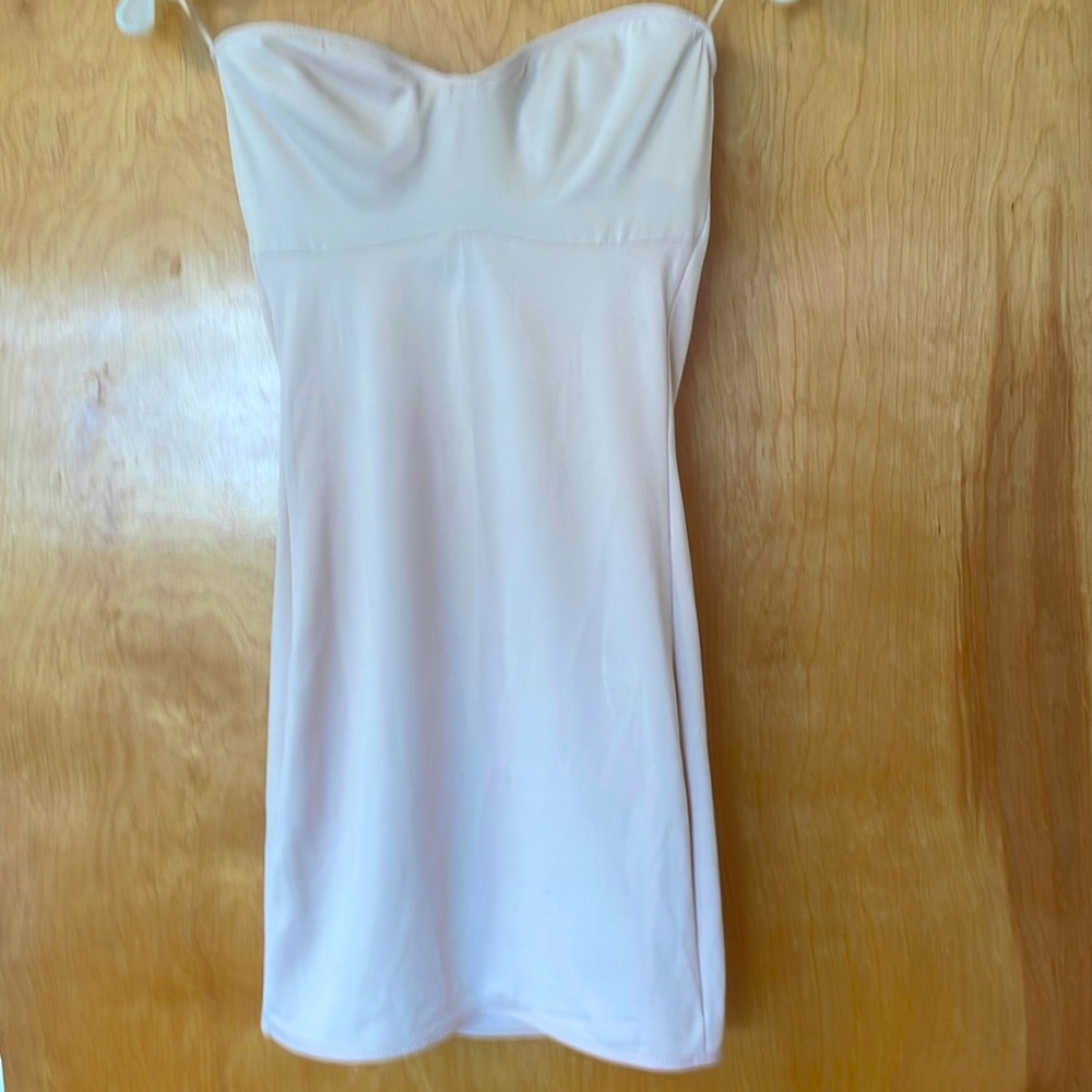 NWT Victoria Secret Underwire Size 34B  Removable Straps